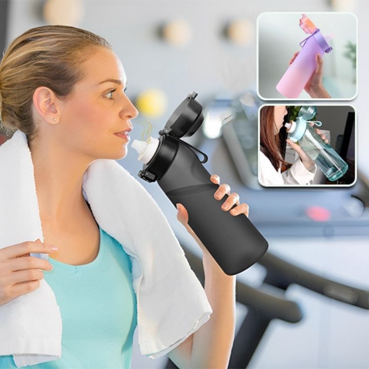 femme-sur-tapis-roulant-tenant-gourde-sport-à-la-main