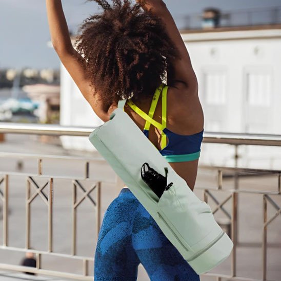 Sac yoga vert clair porté à l épaule sac de transport pour tapis de yoga adapté aux séances fitness